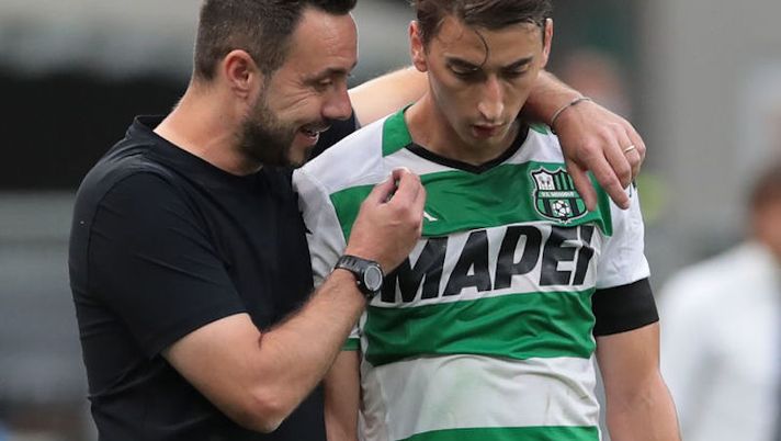 during the Serie A match between FC Internazionale and US Sassuolo at Stadio Giuseppe Meazza on June 24, 2020 in Milan, Italy. Djuricic: “Ho accettato la tribuna e mi era già successo di litigare: ho detto a De Zerbi…” - immagine 1