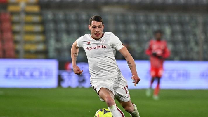 CREMONA, ITALY - FEBRUARY 28: Andrea Belotti of AS Roma runs with the ball during the Serie A match between US Cremonese and AS Roma at Stadio Giovanni Zini on February 28, 2023 in Cremona, Italy. (Photo by Alessandro Sabattini/Getty Images) Oggi dentro l’uovo aspettiamo il Gallo - immagine 1