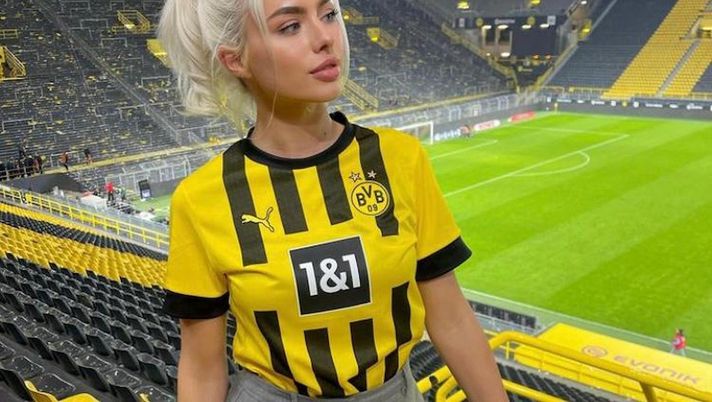 Infermiera sexy tifosa del Borussia Dortmund si offre volontaria per le cure dei giocatori - immagine 1