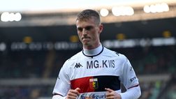 Genoa, Gudmundsson resta a piedi dopo festa promozione: un tifoso lo riporta a casa
