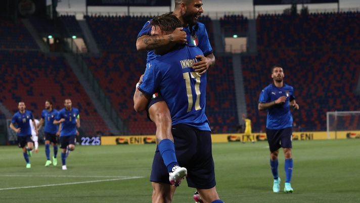 BOLOGNA, ITALY - JUNE 04: Ciro Immobile of Italy celebrates with his team-mate Lorenzo Insigne after scoring the opening goal during the international friendly match between Italy and Czech Republic at  on June 04, 2021 in Bologna, Italy. (Photo by Marco Luzzani/Getty Images) 