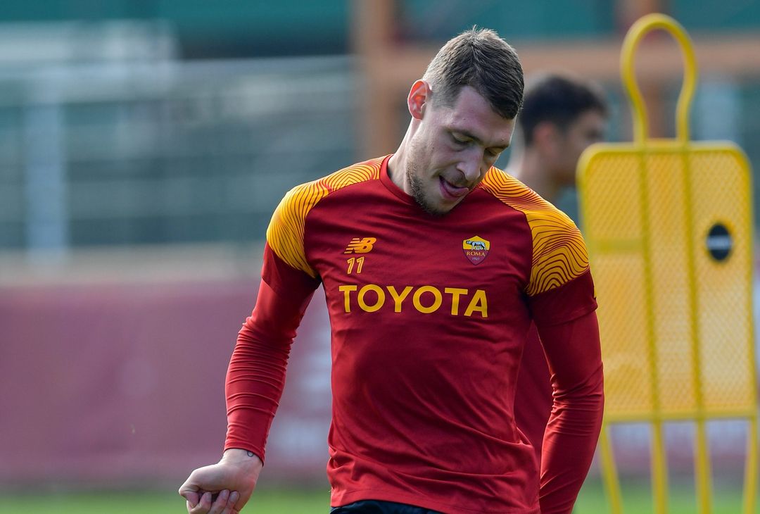 Trigoria, Dybala in gruppo prima della sfida con il Torino – FOTO GALLERY - immagine 15