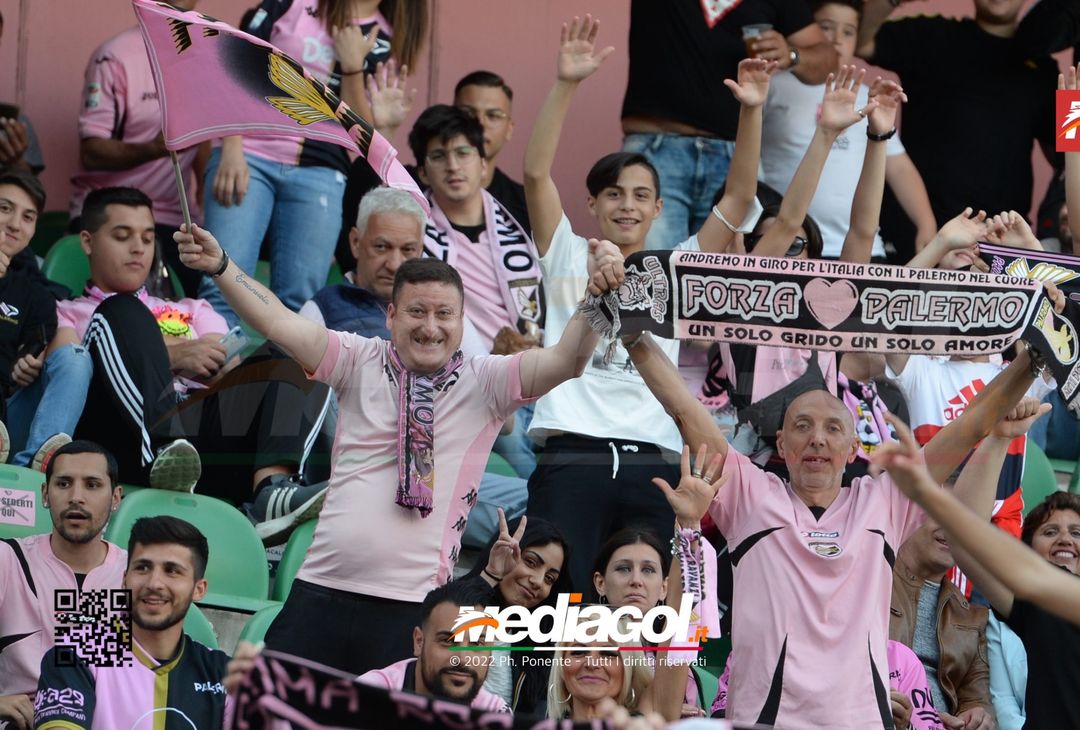 Fototifo, i tifosi allo stadio per Palermo-Virtus Entella 2-2 (gallery) - immagine 52