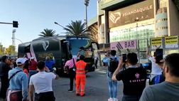 VIDEO Palermo-Triestina, ecco il pullman dei rosanero al Barbera tra gli applausi