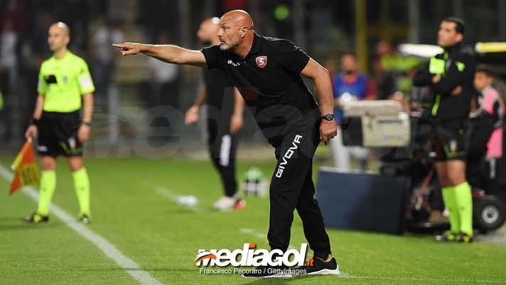 SALERNO, ITALY - MAY 18:  Stefano Colantuono coach of US Salernitana gestures during the Serie B match between US Salernitana and US Citta di Palermo at  on May 18, 2018 in Salerno, Italy.  (Photo by Francesco Pecoraro/Getty Images)  Salernitana