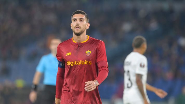ROME, ITALY - NOVEMBER 03: Lorenzo Pellegrini of AS Roma during the UEFA Europa League group C match between AS Roma and PFC Ludogorets Razgrad at Stadio Olimpico on November 03, 2022 in Rome, Italy. (Photo by Fabio Rossi/AS Roma via Getty Images) Pellegrini, rendimento altalenante e infortuni: la Roma deve ritrovare il capitano - immagine 1