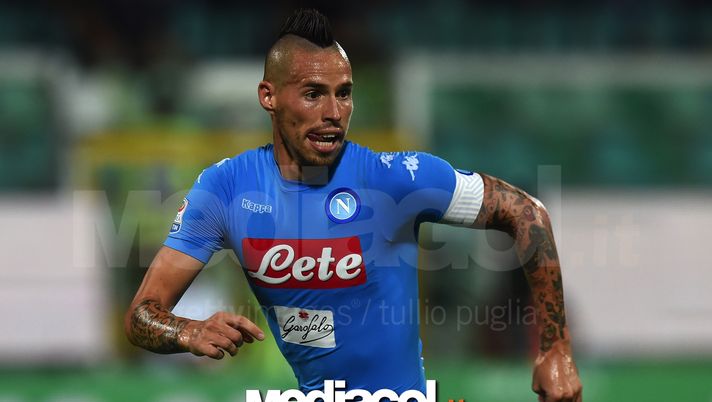 Calciomercato Napoli, De Laurentiis fissa il prezzo per Hamsik: l’offerta dalla Cina…  Calciomercato Napoli, De Laurentiis fissa il prezzo per Hamsik: l’offerta dalla Cina…