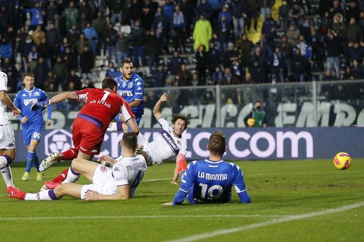 EMPOLI, ITALY - NOVEMBER 27: Filippo Bandinelli of Empoli FC scores a goal during the Serie A match between Empoli FC and ACF Fiorentina at Stadio Carlo Castellani on November 27, 2021 in Empoli, Italy. (Photo by Gabriele Maltinti/Getty Images) EMPOLI, ITALY - NOVEMBER 27: Filippo Bandinelli of Empoli FC scores a goal during the Serie A match between Empoli FC and ACF Fiorentina at Stadio Carlo Castellani on November 27, 2021 in Empoli, Italy. (Photo by Gabriele Maltinti/Getty Images)