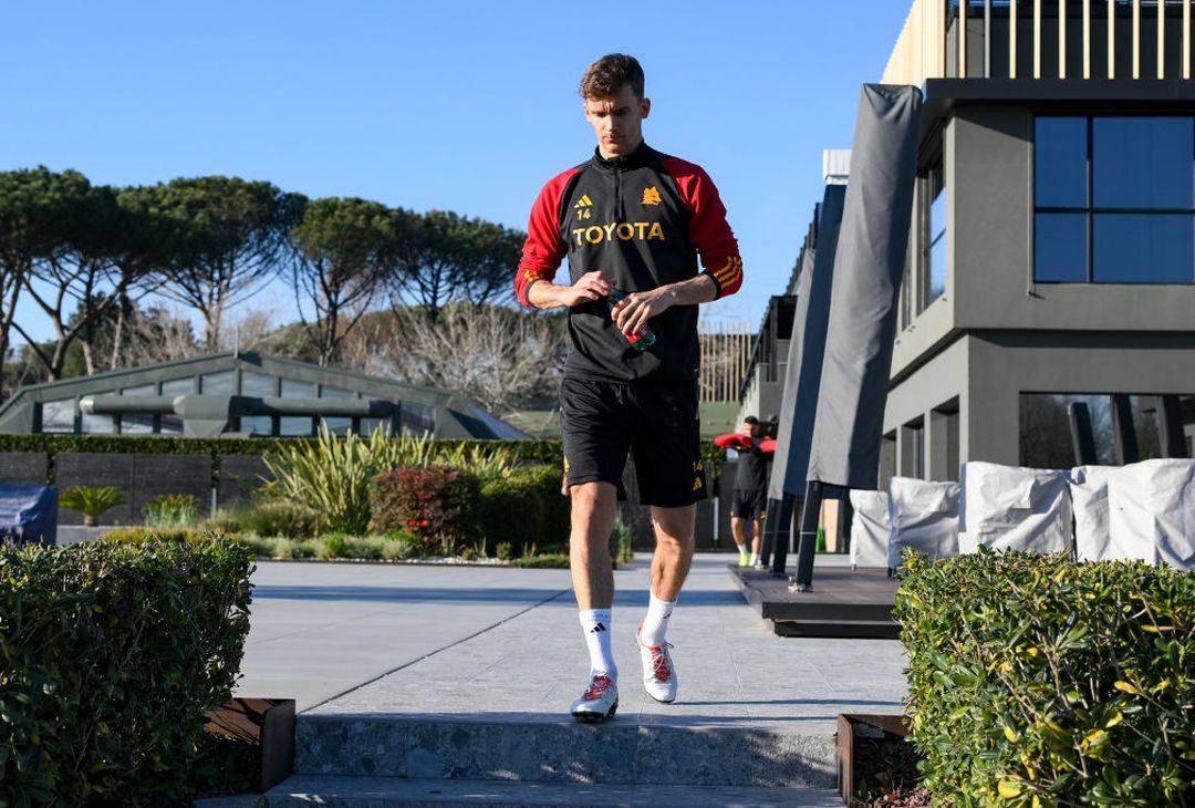 Trigoria, vigilia di Frosinone-Roma: la ‘festa’ dei compagni a Celik – FOTO GALLERY - immagine 32