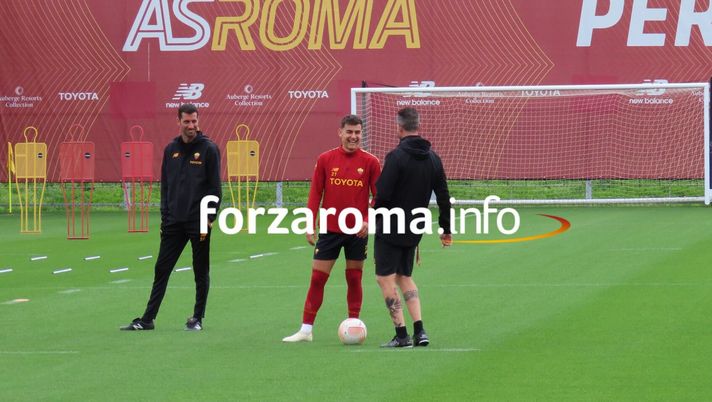 Roma, la rifinitura in vista del Bayer: Dybala in gruppo - immagine 1