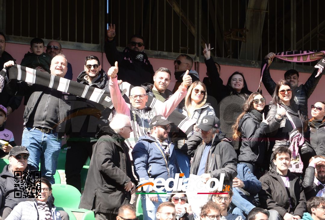 FOTOTIFO Palermo-Frosinone 1-1, i tifosi allo Stadio “Renzo Barbera” (Gallery) - immagine 103