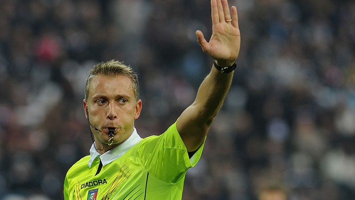 TURIN, ITALY - JANUARY 06: Referee Paolo Valeri signals a foul during the Serie A match between Juventus FC and UC Sampdoria at Juventus Arena on January 6, 2013 in Turin, Italy. (Photo by Valerio Pennicino/Getty Images) TURIN, ITALY - JANUARY 06: Referee Paolo Valeri signals a foul during the Serie A match between Juventus FC and UC Sampdoria at Juventus Arena on January 6, 2013 in Turin, Italy. (Photo by Valerio Pennicino/Getty Images)