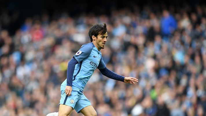 MANCHESTER, ENGLAND - OCTOBER 23:  David Silva of Manchester City in action during the Premier League match between Manchester City and Southampton at Etihad Stadium on October 23, 2016 in Manchester, England.  (Photo by Laurence Griffiths/Getty Images) 