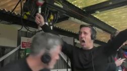 E’ North West derby anche in tv: Neville a braccia alzate e Carragher non sa dove guardare…