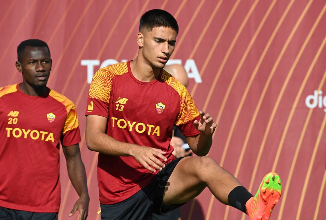 Trigoria, ripresa in vista del Betis: Karsdorp con il gruppo – FOTO GALLERY - immagine 8