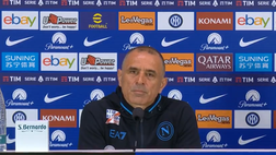 Calzona in conferenza: “Stiamo lavorando molto sulla fase difensiva. Sul mio futuro…”