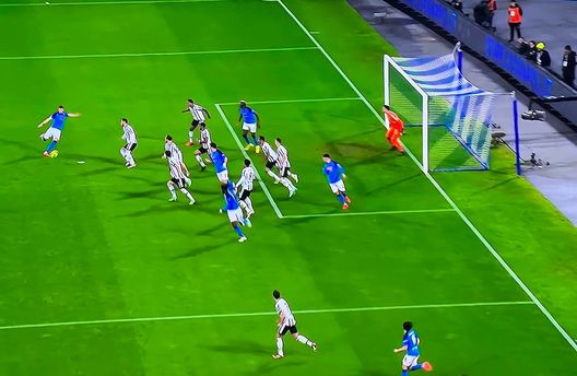 VIDEO Napoli-Juventus 3-1, Rrahmani con un gol da capogiro fa impazzire lo stadio- immagine 2