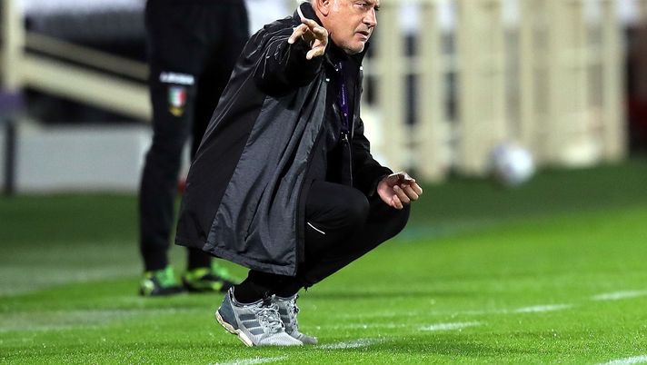 FLORENCE, ITALY - OCTOBER 28: Andrea Mandorlini manager of Calcio Padova gestures during the Coppa Italia match between ACF Fiorentina and Calcio Padova at Artemio Franchi on October 28, 2020 in Florence, Italy. (Photo by Gabriele Maltinti/Getty Images) FLORENCE, ITALY - OCTOBER 28: Andrea Mandorlini manager of Calcio Padova gestures during the Coppa Italia match between ACF Fiorentina and Calcio Padova at Artemio Franchi on October 28, 2020 in Florence, Italy. (Photo by Gabriele Maltinti/Getty Images)