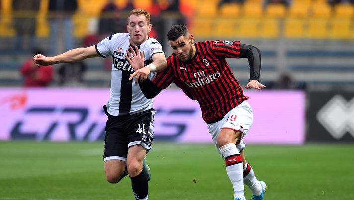1° dicembre 2019, Parma-Milan: Dejan Kulusevski contro Theo Hernández (credits: GETTY Images) 