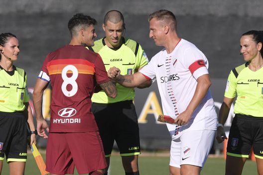 Maxi Lopez (twitter Roma) Maxi Lopez (twitter Roma)