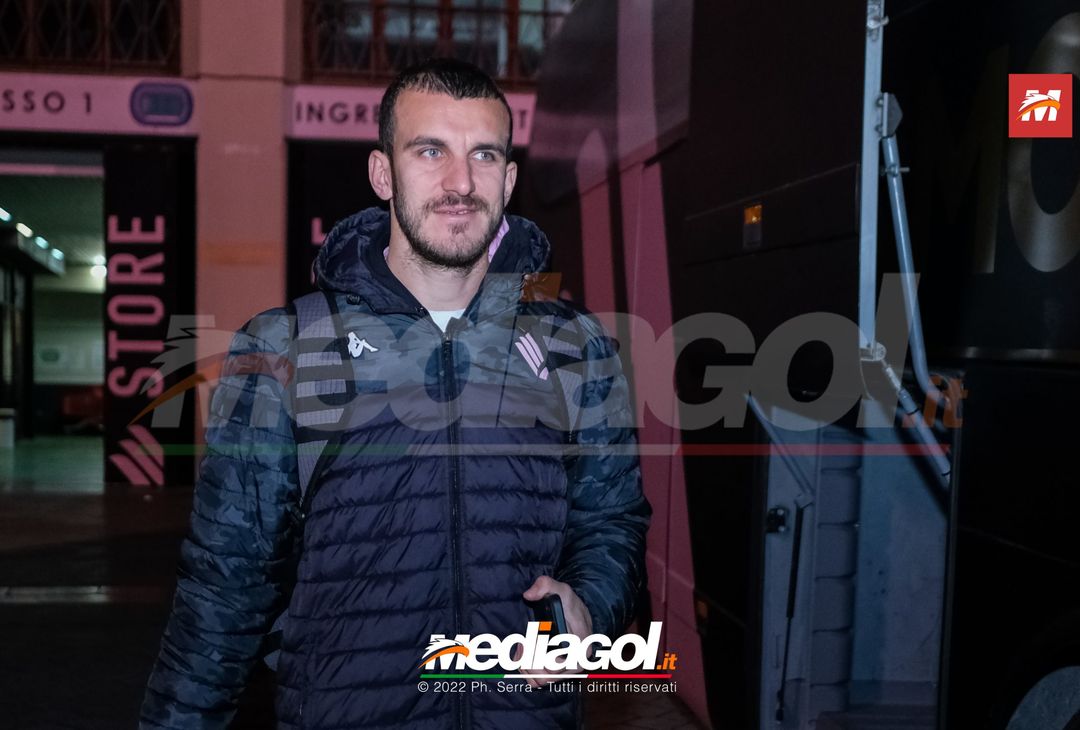 FOTO Perugia-Palermo, i rosanero in partenza dallo stadio “Renzo Barbera” (Gallery) - immagine 10