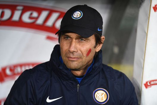 TURIN, ITALY - NOVEMBER 23: Head coach FC Internazionale Antonio Conte loooks on during the Serie A match between Torino FC and FC Internazionale at Stadio Olimpico di Torino on November 23, 2019 in Turin, Italy. (Photo by Claudio Villa - Inter/Inter via Getty Images ) TURIN, ITALY - NOVEMBER 23: Head coach FC Internazionale Antonio Conte loooks on during the Serie A match between Torino FC and FC Internazionale at Stadio Olimpico di Torino on November 23, 2019 in Turin, Italy. (Photo by Claudio Villa - Inter/Inter via Getty Images )