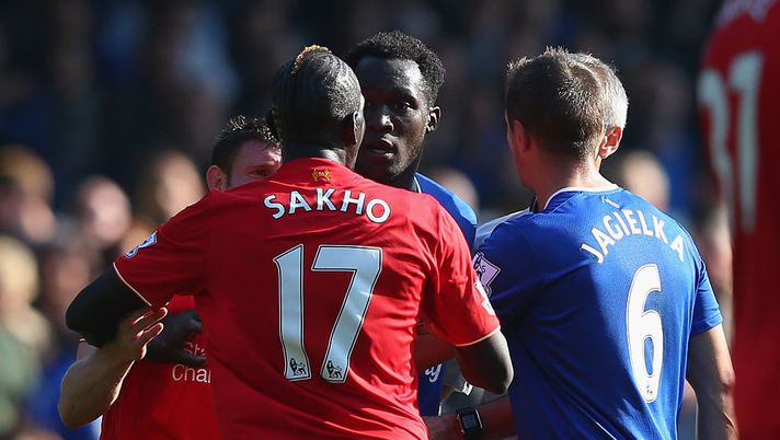 LIVERPOOL, ENGLAND - OCTOBER 04: Mamadou Sakho of Liverpool clashes with Romelu Lukaku of Everton during the Barclays Premier League match between Everton and Liverpool at Goodison Park on October 4, 2015 in Liverpool, England. (Photo by Alex Livesey/Getty Images) LIVERPOOL, ENGLAND - OCTOBER 04: Mamadou Sakho of Liverpool clashes with Romelu Lukaku of Everton during the Barclays Premier League match between Everton and Liverpool at Goodison Park on October 4, 2015 in Liverpool, England. (Photo by Alex Livesey/Getty Images)