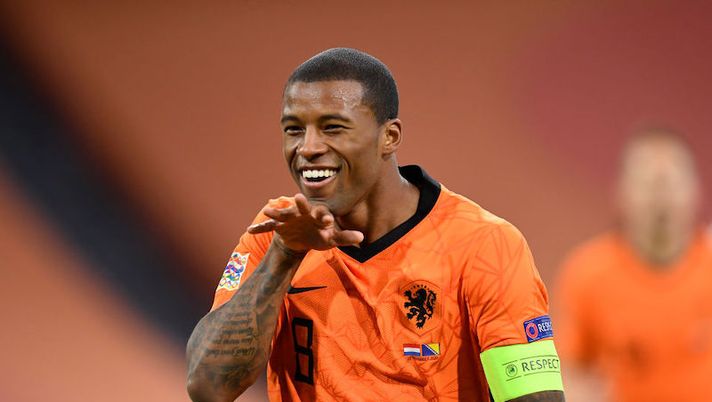 AMSTERDAM, NETHERLANDS - NOVEMBER 15: Georginio Wijnaldum of Netherlands celebrates after scoring his team's first goal during the UEFA Nations League group stage match between Netherlands and Bosnia-Herzegovina at Johan Cruijff Arena on November 15, 2020 in Amsterdam, Netherlands. Football Stadiums around Europe remain empty due to the Coronavirus Pandemic as Government social distancing laws prohibit fans inside venues resulting in fixtures being played behind closed doors. (Photo by John Thys - Pool/Getty Images) Roma, la Gazzetta: “Wijnaldum è più vicino. L’operazione si fa concreta” - immagine 1