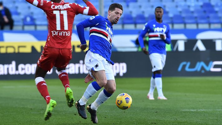 GENOA, ITALY FEBRUARY 14: Adrien Silva of UC Sampdoria opposite to Christian Kouamè of ACF Fiorentina during the Serie A match between UC Sampdoria and ACF Fiorentina- Serie A at Stadio Luigi Ferraris on February 14, 2021 in Genoa, Italy. (Photo by Paolo Rattini/Getty Images) GENOA, ITALY FEBRUARY 14: Adrien Silva of UC Sampdoria opposite to Christian Kouamè of ACF Fiorentina during the Serie A match between UC Sampdoria and ACF Fiorentina- Serie A at Stadio Luigi Ferraris on February 14, 2021 in Genoa, Italy. (Photo by Paolo Rattini/Getty Images)
