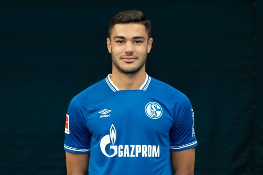  GELSENKIRCHEN, GERMANY - AUGUST 06: Ozan Kabak of FC Schalke 04 poses during the team presentation at Football Hall on August 06, 2020 in Gelsenkirchen, Germany. (Photo by Christof Koepsel/Getty Images) 