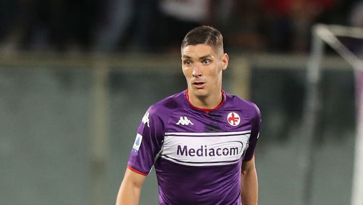 FLORENCE, ITALY - SEPTEMBER 21: Nikola Milenkovic of ACF Fiorentina in action during the Serie A match between ACF Fiorentina v FC Internazionale on September 21 in Florence, Italy. (Photo by Gabriele Maltinti/Getty Images) Ecco sei difensori da mettere alla 11ma giornata al fantacalcio, tra centrali e terzini- immagine 1
