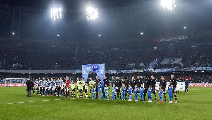 NAPLES, ITALY - JANUARY 26: Juventus' and SSC Napoli players line up prior to the Serie A match between SSC Napoli and  Juventus at Stadio San Paolo on January 26, 2020 in Naples, Italy.  (Photo by Daniele Badolato - Juventus FC/Juventus FC via Getty Images) 