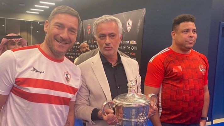 Totti ospite alla finale di Coppa d’Egitto: insieme a lui Mourinho e Ronaldo Totti ospite alla finale di Coppa d’Egitto: insieme a lui Mourinho e Ronaldo - immagine 1