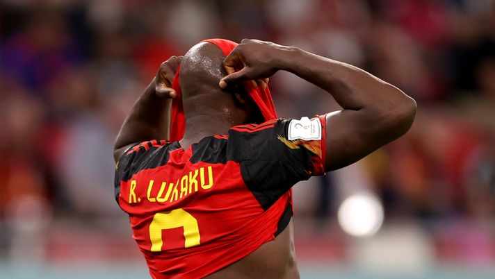 DOHA, QATAR - DECEMBER 01: Romelu Lukaku of Belgium looks dejected after their sides' elimination from the tournament during the FIFA World Cup Qatar 2022 Group F match between Croatia and Belgium at Ahmad Bin Ali Stadium on December 01, 2022 in Doha, Qatar. (Photo by Michael Steele/Getty Images) Orlando: “Lukaku ha delle scusanti. Quando tornerà in forma, farà la differenza” - immagine 1