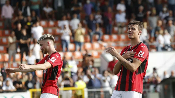 Daniel Maldini e Alexis Saelemaekers, calciatori del Milan (Getty Images)