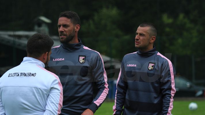Calciomercato Palermo, tra rinnovi ed uscite: in bilico non ci sono solo i “big”. Ultime e dettagli Calciomercato Palermo, tra rinnovi ed uscite: in bilico non ci sono solo i “big”. Ultime e dettagli
