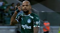 Brasile, Felipe Melo choc: esulta con pistola alla tempia. Poi spiega: gesto scherzoso…per il figlio