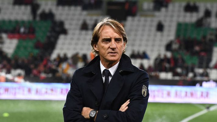 KONYA, TURKEY - MARCH 29: Head coach of Italy Roberto Mancini arrives before the International Friendly match between Turkey and Italy on March 29, 2022 in Konya, Turkey. (Photo by Claudio Villa/Getty Images) Mancini: “Contro l’Argentina Insigne e Immobile ci saranno ma con Ciro non ho ancora parlato” - immagine 1