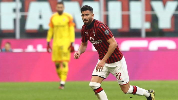 MILAN, ITALY - FEBRUARY 02: Mateo Musacchio of AC Milan in action during the Serie A match between AC Milan and Hellas Verona at Stadio Giuseppe Meazza on February 2, 2020 in Milan, Italy. (Photo by Marco Luzzani/Getty Images) MILAN, ITALY - FEBRUARY 02: Mateo Musacchio of AC Milan in action during the Serie A match between AC Milan and Hellas Verona at Stadio Giuseppe Meazza on February 2, 2020 in Milan, Italy. (Photo by Marco Luzzani/Getty Images)