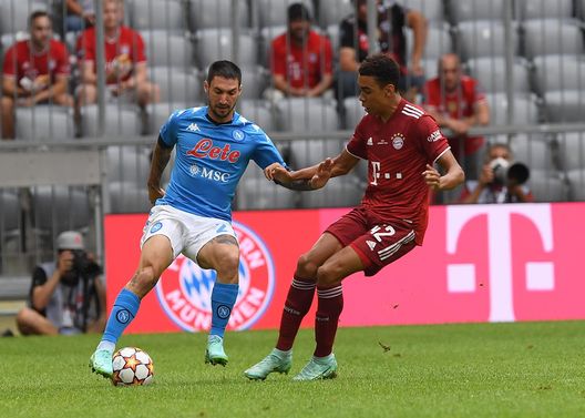 MUNICH, GERMANY - JULY 31: Matteo Politano of Napoli in action during the pre-season match between FC Bayern Munich and SSC Napoli at Allianz Arena on July 31, 2021 in Munich, Germany. (Photo by SSC NAPOLI/SSC NAPOLI via Getty Images) MUNICH, GERMANY - JULY 31: Matteo Politano of Napoli in action during the pre-season match between FC Bayern Munich and SSC Napoli at Allianz Arena on July 31, 2021 in Munich, Germany. (Photo by SSC NAPOLI/SSC NAPOLI via Getty Images)