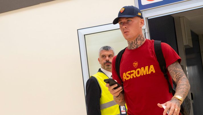 La Roma è arrivata a Genova: c’è Karsdorp, out Kumbulla - immagine 1