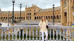 SOCIAL / La famiglia Gomez alla scoperta di Siviglia: Linda e i figli tra le vie della città